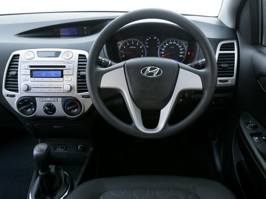  Hyundai i20 3-Door 2010 года  (AU) (фото 2 из 5)